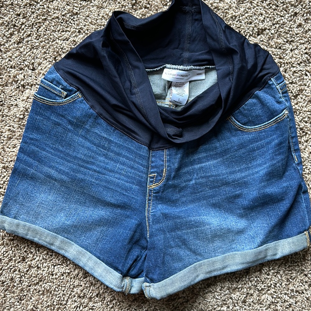 Maternity shorts